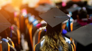 Como fazer uma pós-graduação pode te ajudar a avançar na carreira?