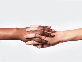 Práticas antirracistas que podemos usar no ambiente de trabalho