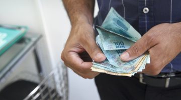 Salário mínimo em 2021: valor, cálculo, regras e mais